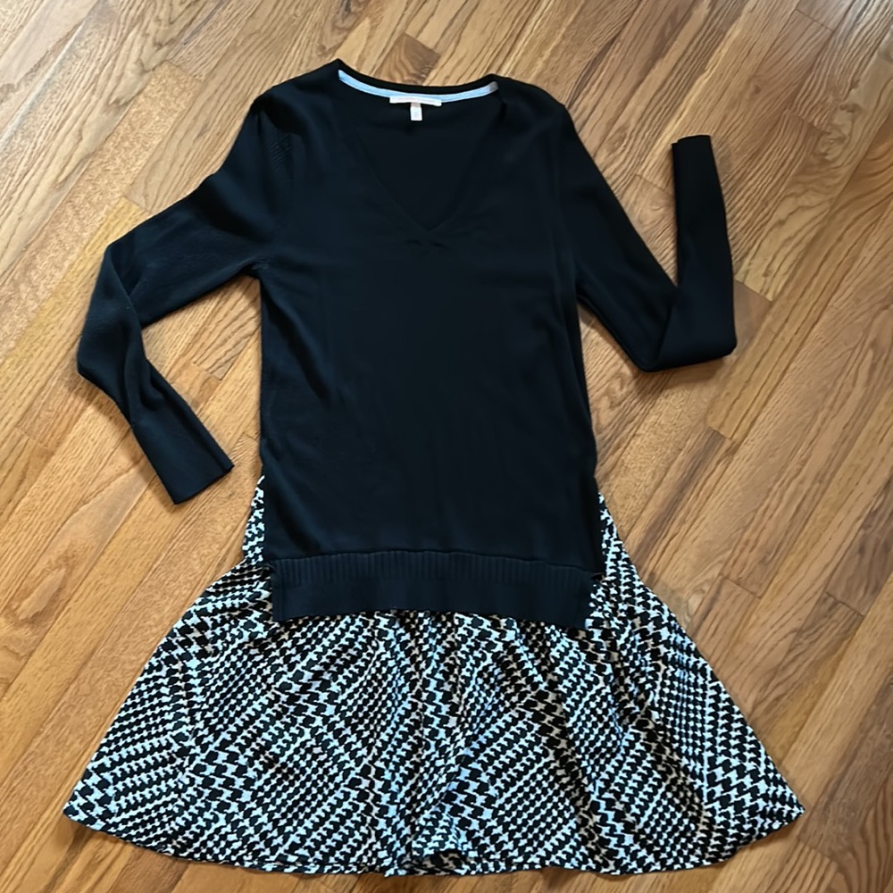 Ladies Victoria Secret sweater dress, medium